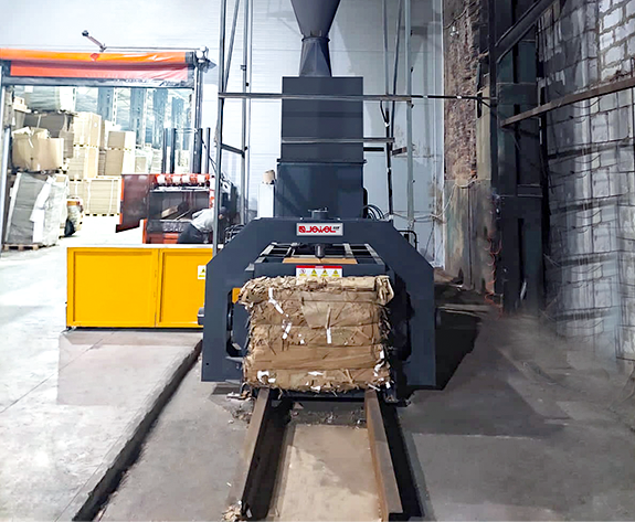 러시아 상자 공장을 위한 완전 자동 폐기물 포장 시스템